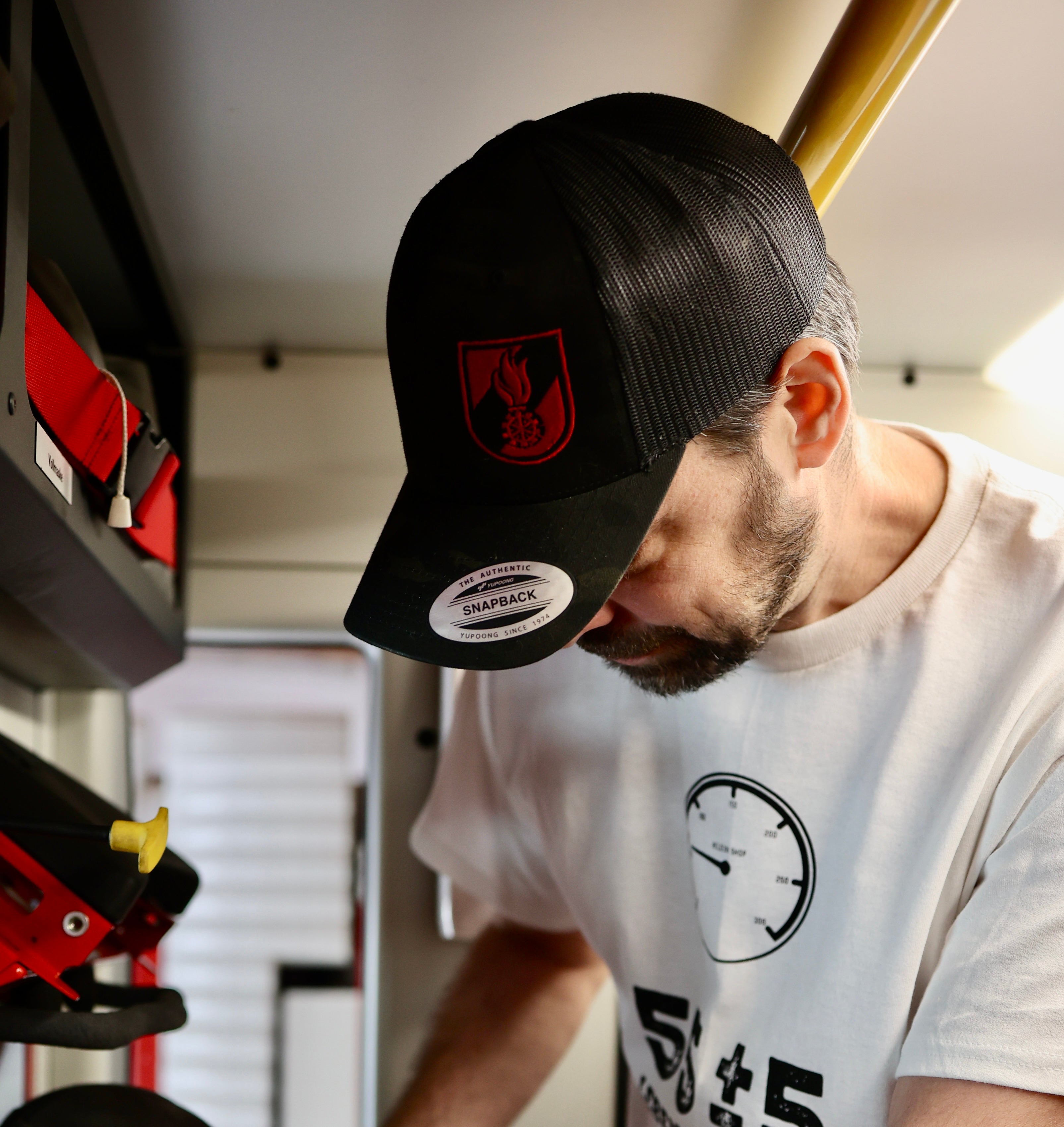 Retro Trucker Cap Multicam®Black/Kaminrot